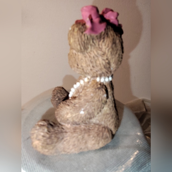 1995 BC Bronson Collectibles| Glamour Bear wearing pearls, pink bow, and purse. - Picture 3 of 6
